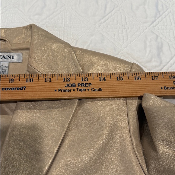 Alfani Metallic Champagne 100% Leather Jacket Size Small extra button - Picture 5 of 16